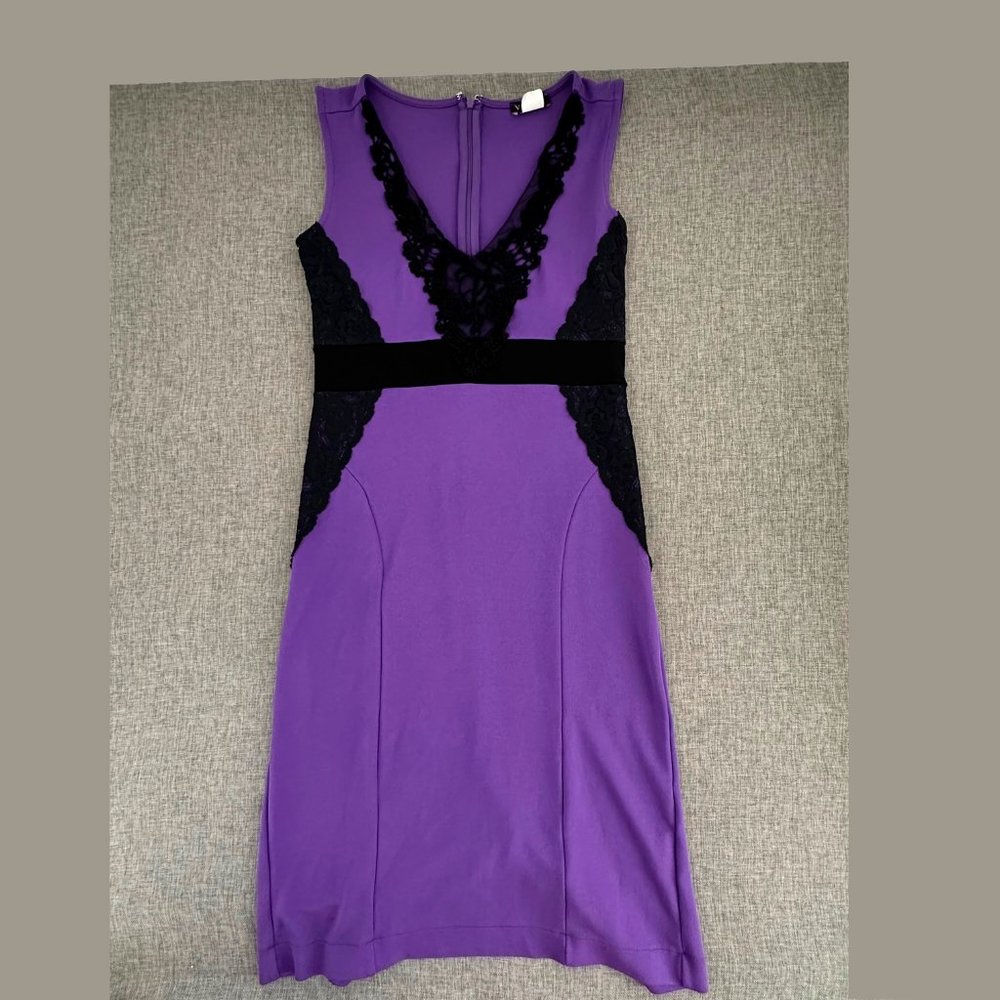 VENUS Purple‎ Cocktail Dress Midi Stretchy Size 6 Black Lace Trim Low V-Neckline